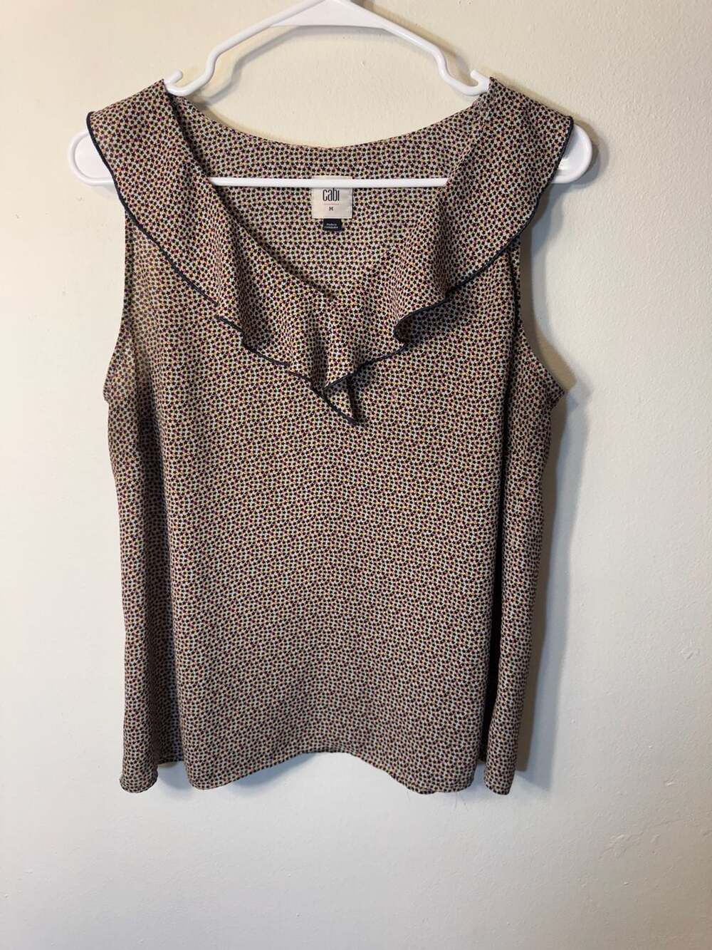 Cabi Stellar Sleeveless Ruffle Star Print Blouse Size Medium